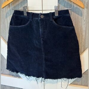 Bag208. PACSUN Made in Italy navy corduroy skirt Sz 5 length 15”.